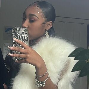 Meet your Posher, Michaela